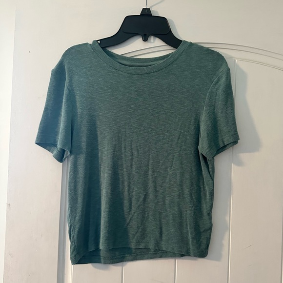 American Eagle Basic Tee - Picture 1 of 2